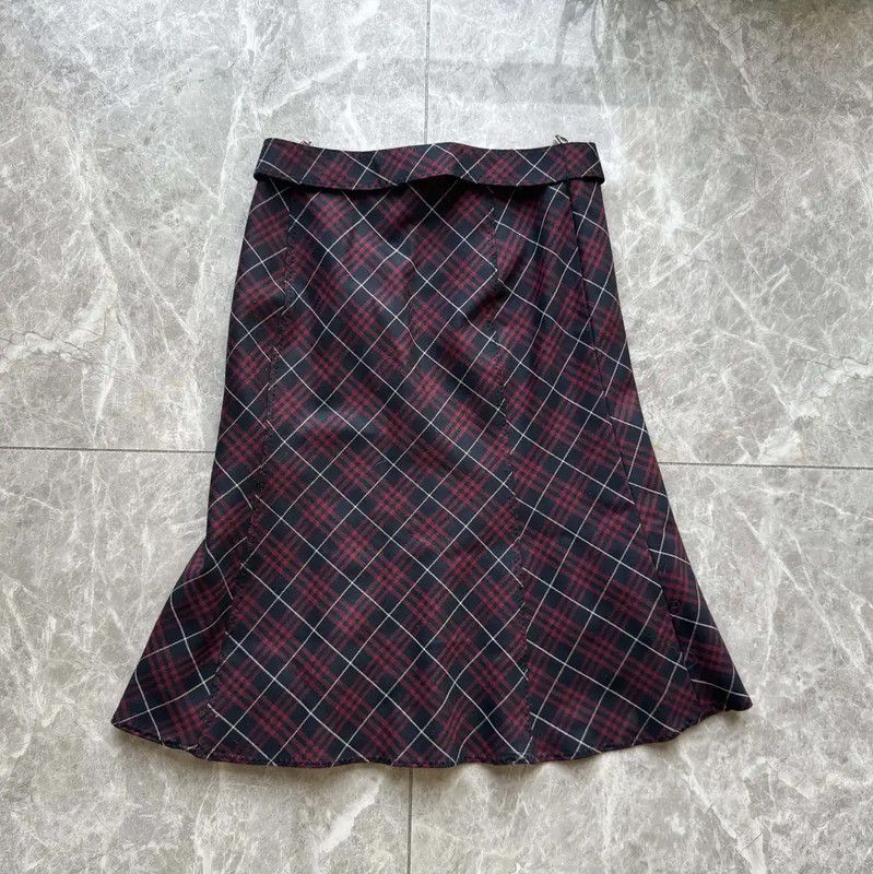 Burberry Burberry Mid-Length Pencil Skirt in Purple Red Size 23" - 5 Thumbnail