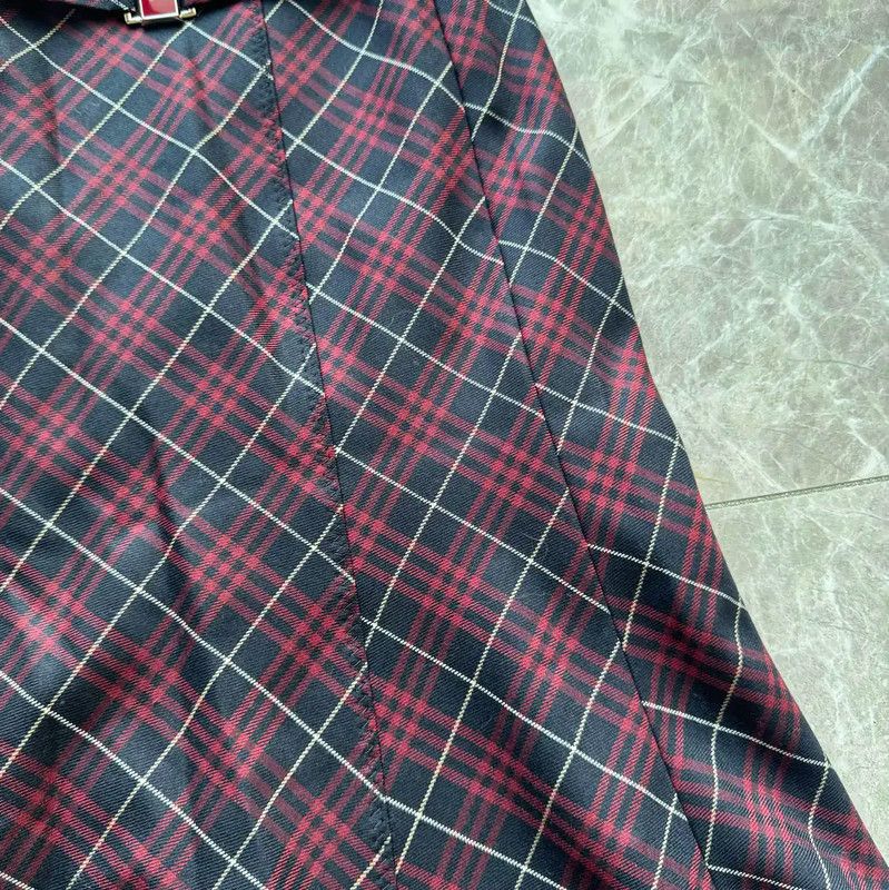 Burberry Burberry Mid-Length Pencil Skirt in Purple Red Size 23" - 3 Thumbnail