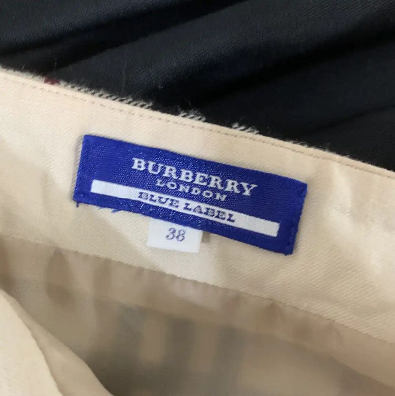 Burberry Burberry Short Wool Plaid Skirt in Khaki Size 27" / US 4 / IT 40 - 4 Thumbnail