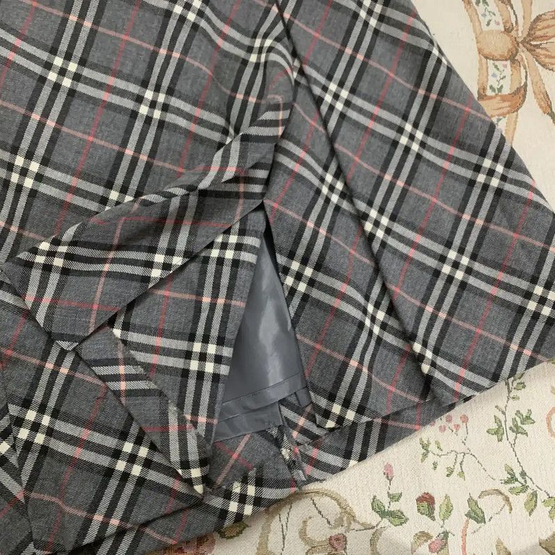Burberry Burberry Grey Wool Midi Skirt for Women Size 28" / US 6 / IT 42 - 3 Thumbnail