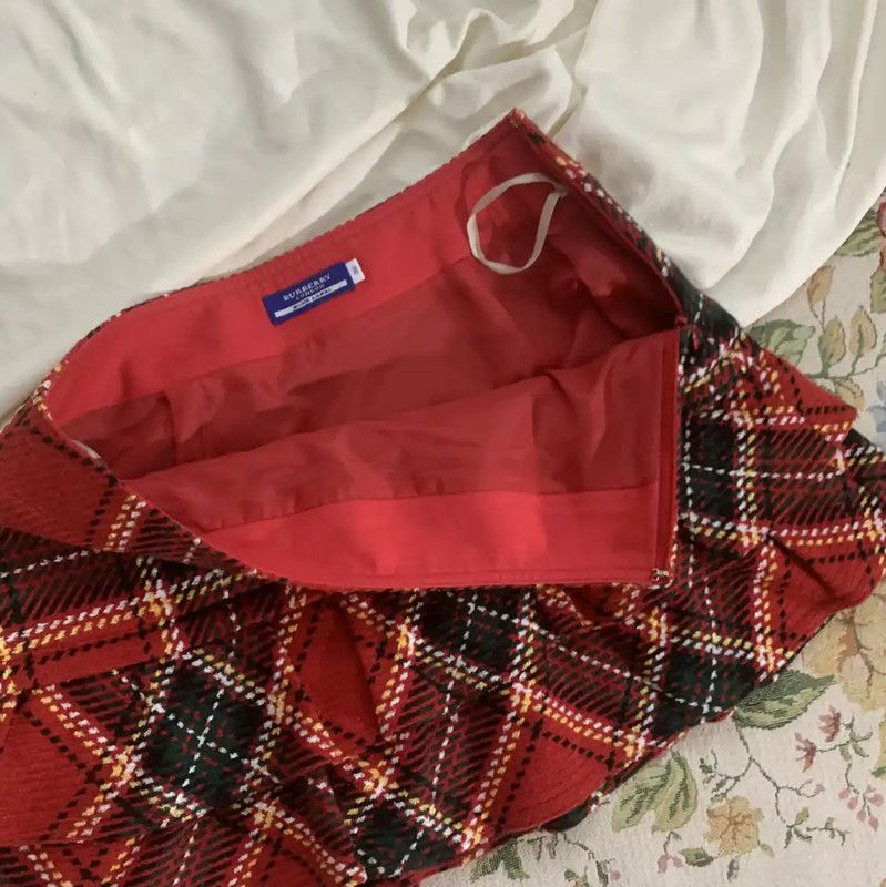Burberry Burberry Red Wool Blend Skirt for Women Size 28" / US 6 / IT 42 - 3 Thumbnail