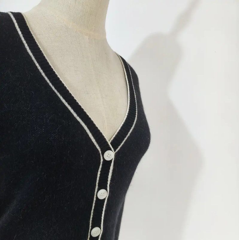 Burberry Burberry Black Wool Blend Cardigan for Women Size M / US 6-8 / IT 42-44 - 3 Thumbnail