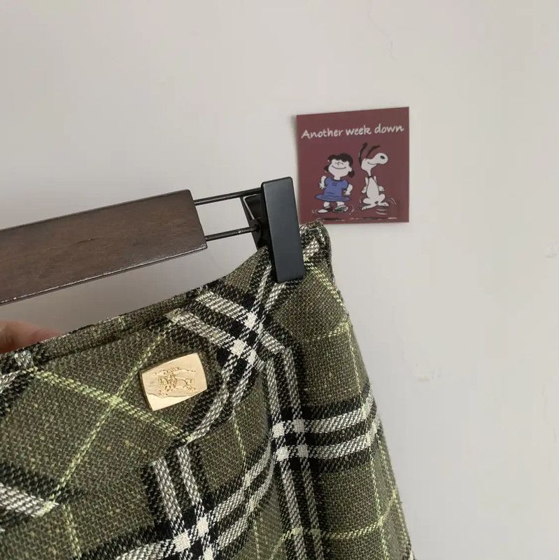 Burberry Burberry Green Plaid Women's Skirt Size 30" / US 8 / IT 44 - 4 Thumbnail