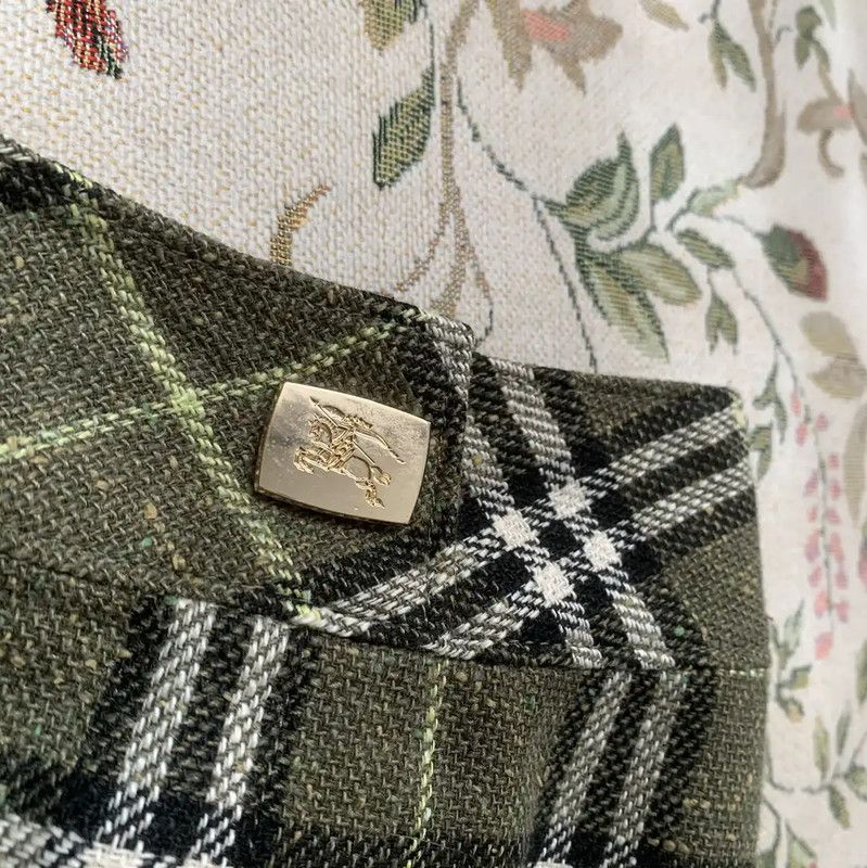 Burberry Burberry Green Plaid Women's Skirt Size 30" / US 8 / IT 44 - 2 Thumbnail