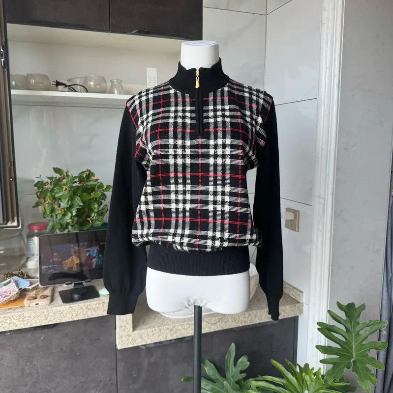 Burberry Burberry Black Wool Knit Long Sleeve Sweater Size M / US 6-8 / IT 42-44 - 4 Thumbnail
