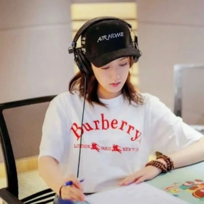 Burberry Burberry Spring White Cotton Embroidered T-Shirt Size M / US 6-8 / IT 42-44 - 6 Thumbnail