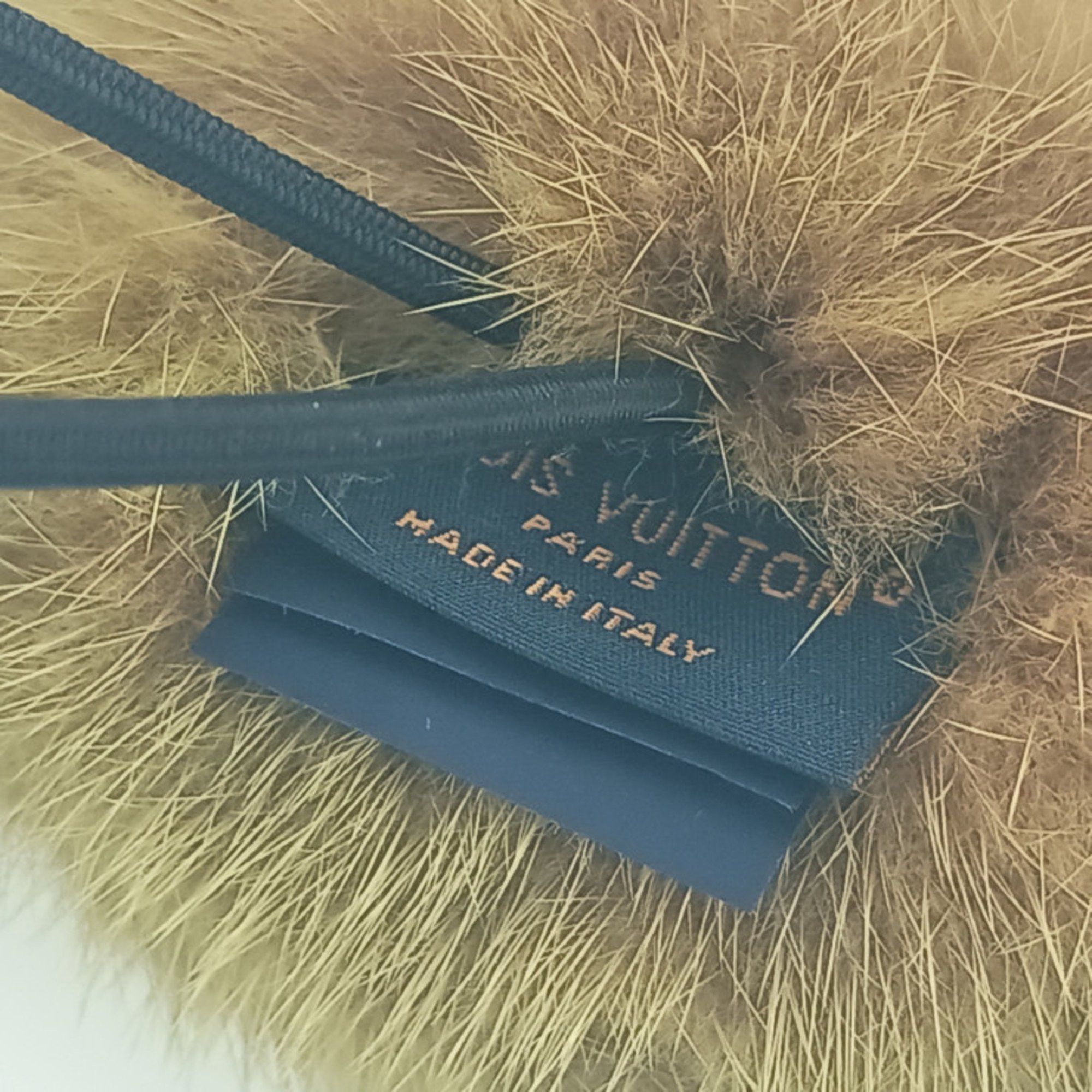 Louis Vuitton Louis Vuitton Hair Accessory Scrunchie Vison LV Cozy M77738 Brown and White Mink Fur for Women Size ONE SIZE - 8 Thumbnail