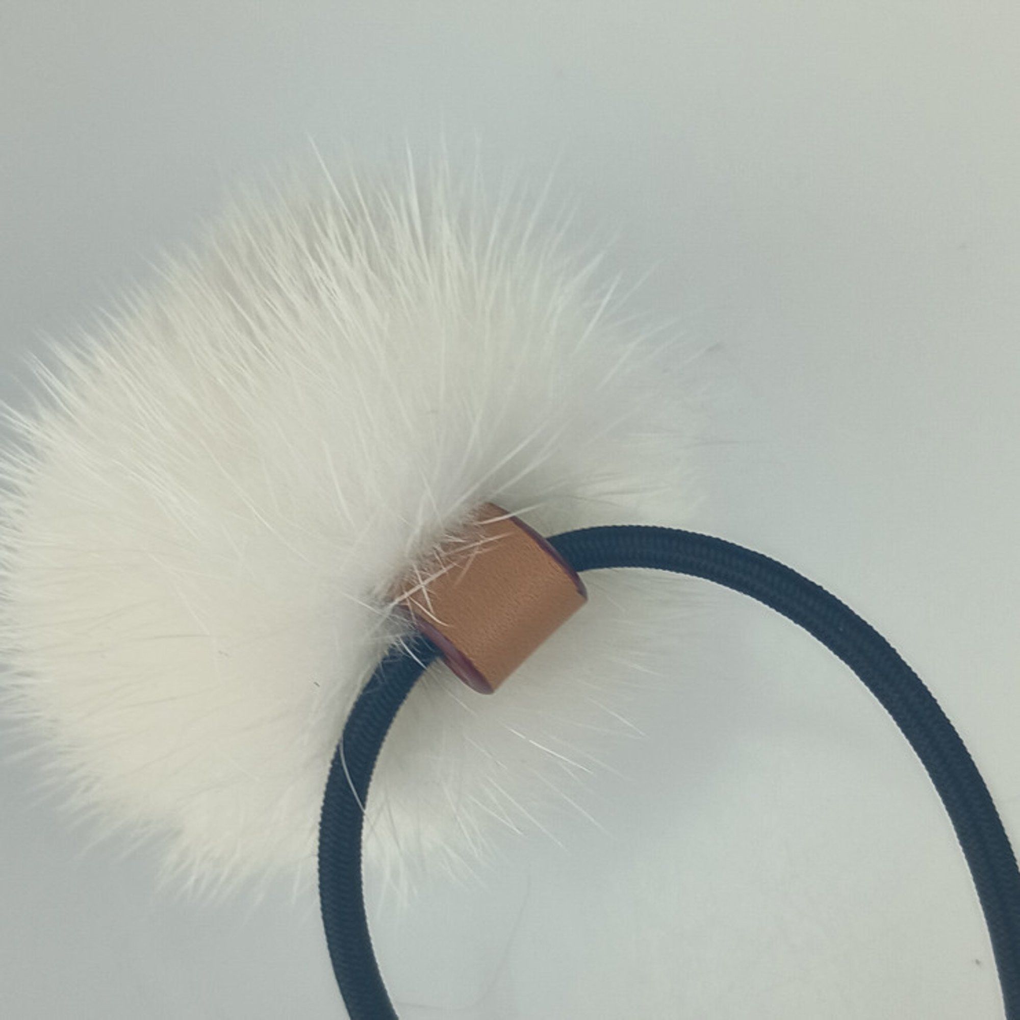 Louis Vuitton Louis Vuitton Hair Accessory Scrunchie Vison LV Cozy M77738 Brown and White Mink Fur for Women Size ONE SIZE - 7 Thumbnail