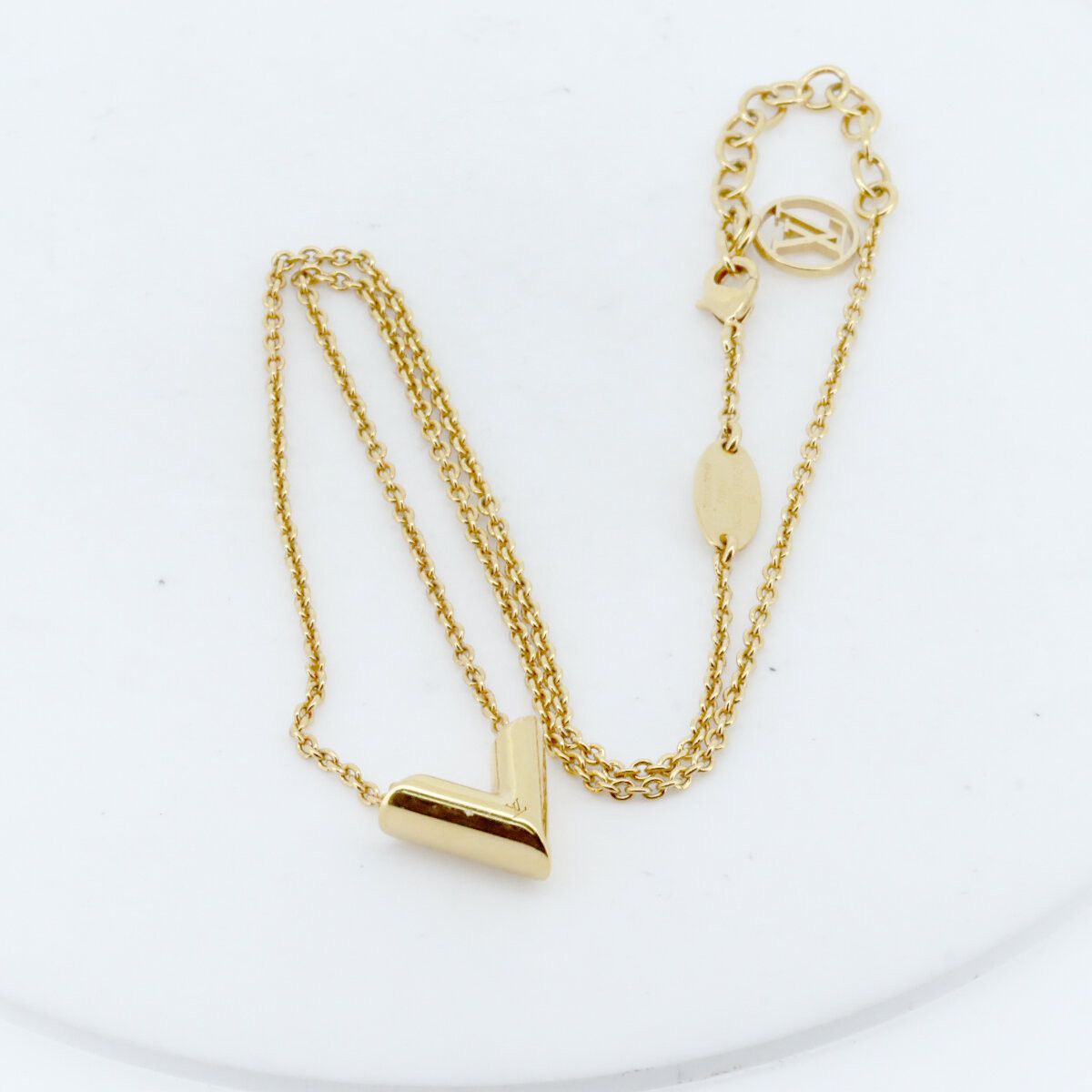 Louis Vuitton Louis Vuitton Louis Vuitton Essential V Necklace Metal Necklace M61083 DUTY FREE for USA Size ONE SIZE - 2 Thumbnail