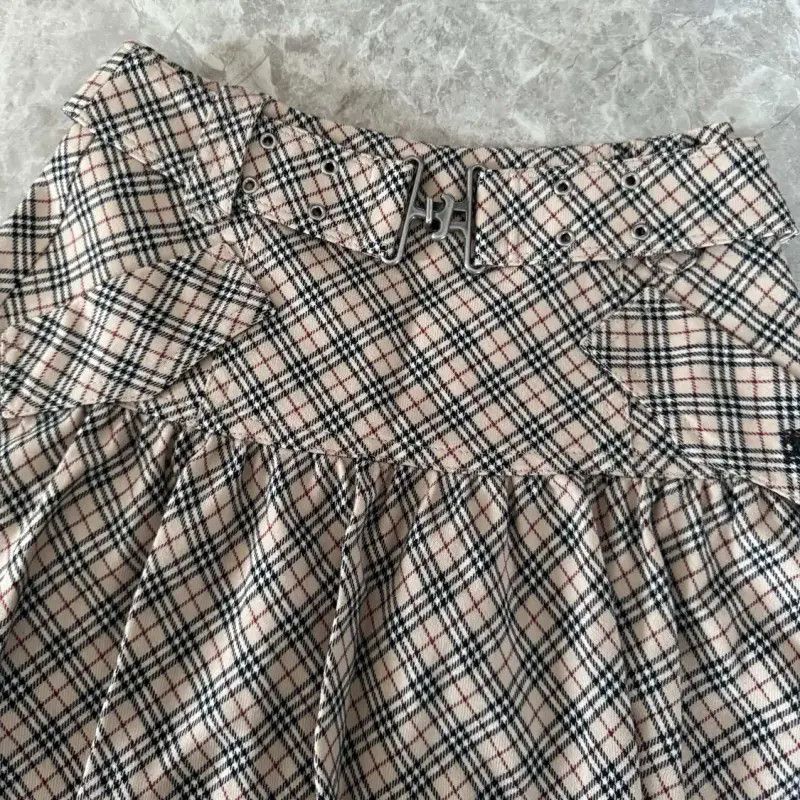 Burberry Burberry Women’s Khaki Cotton Mini Skirt Size 23" - 4 Thumbnail