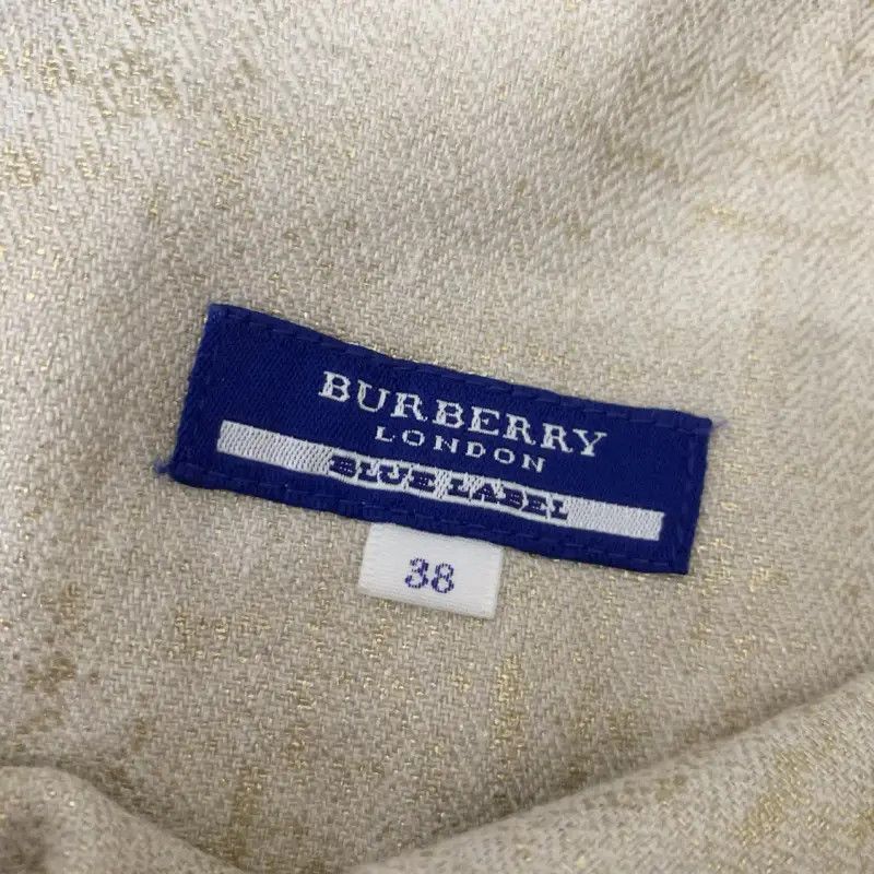 Burberry Burberry Pleated Skirt in Beige for Women Size 24" / US 00 / IT 34 - 5 Thumbnail