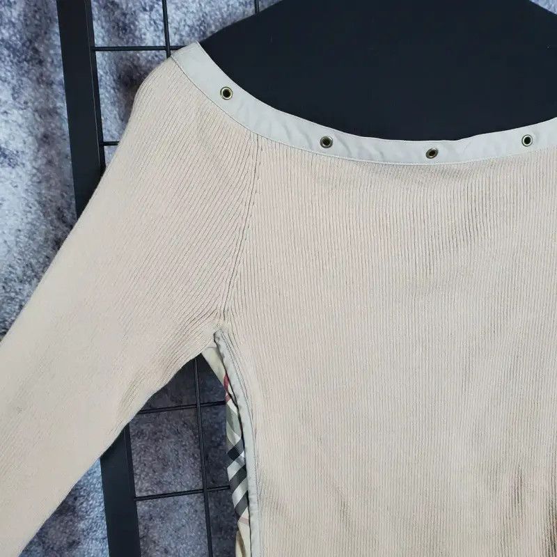 Burberry Burberry Off-Shoulder Khaki Cotton Blend Top Size S / US 4 / IT 40 - 5 Thumbnail