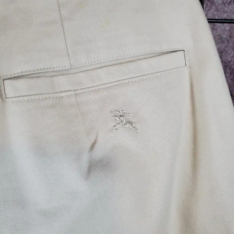 Burberry Burberry Summer Beige Embroidered Logo Shorts Size 26" / US 2 / IT 38 - 9 Thumbnail