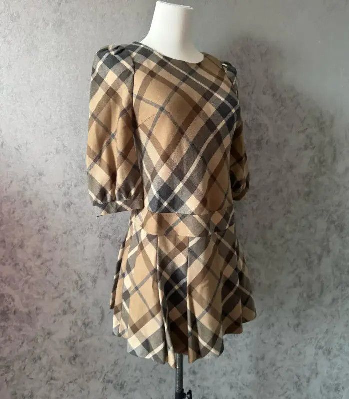 Burberry Burberry Color-Block Wool Short Dress for Women Size S / US 4 / IT 40 - 4 Thumbnail
