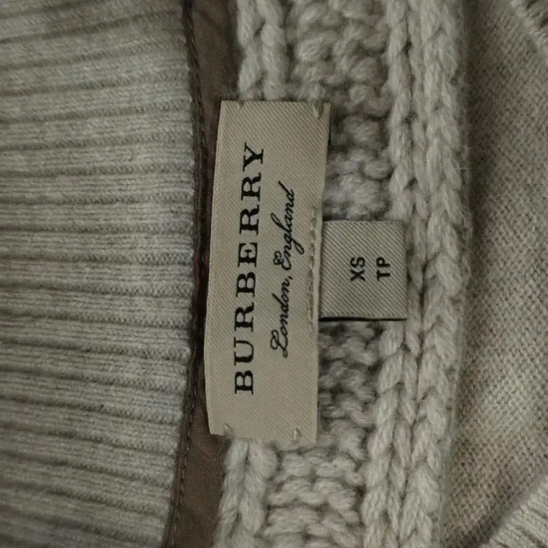 Burberry Burberry Women's Knit Sweater in Khaki Size XS / US 0-2 / IT 36-38 - 3 Thumbnail