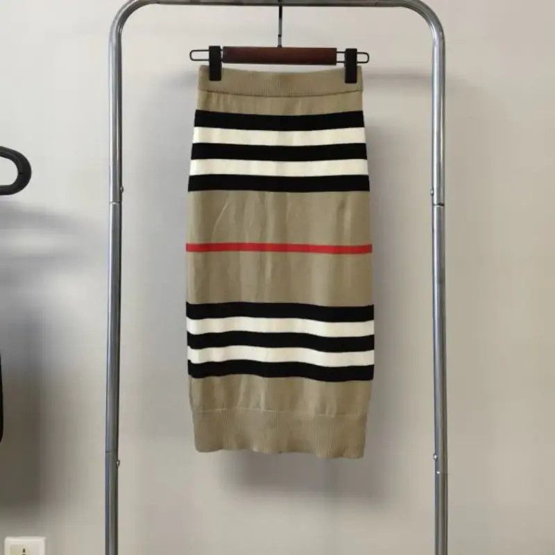Burberry Burberry Women's Khaki Wool Midi Skirt Size 23" - 2 Thumbnail