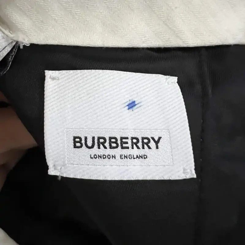 Burberry Burberry Black Striped Women's Casual Pants Size 28" / US 6 / IT 42 - 3 Thumbnail