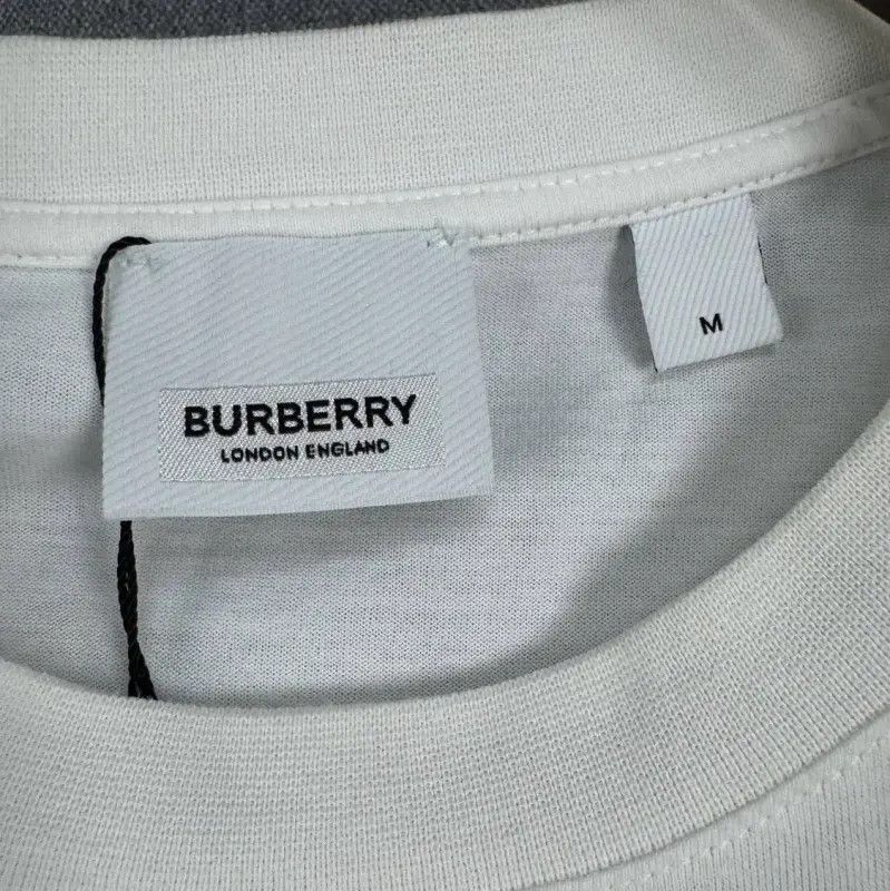 Burberry Burberry White T-Shirt with Logo Design Size M / US 6-8 / IT 42-44 - 3 Thumbnail