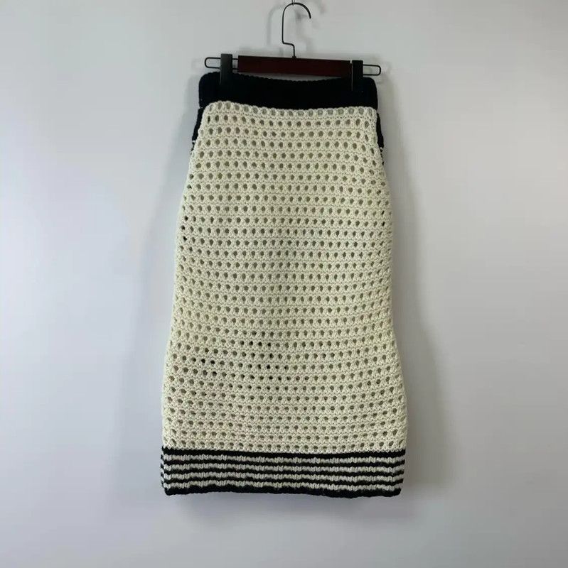 Burberry Burberry Women's White Wool Midi Skirt Size 23" - 2 Thumbnail