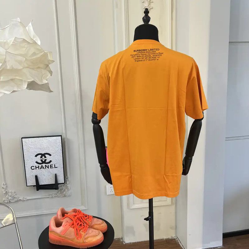 Burberry Burberry Orange Cotton T-Shirt for Women Size M / US 6-8 / IT 42-44 - 2 Thumbnail