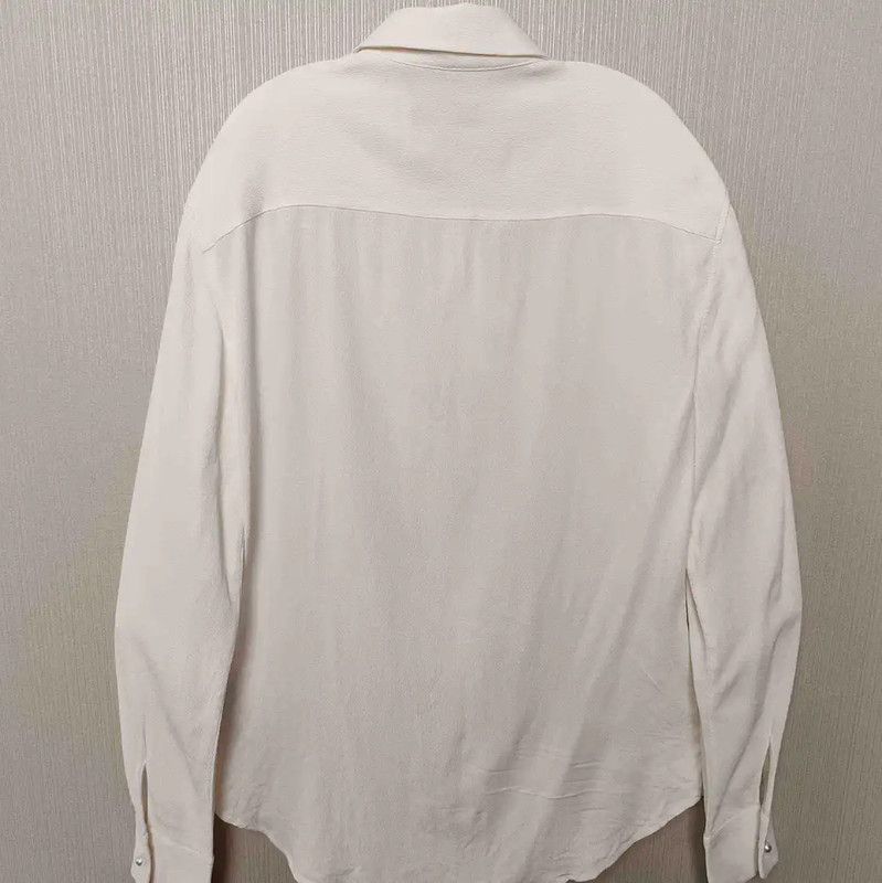 Burberry Burberry Women's Silk Shirt in Ivory Size XS / US 0-2 / IT 36-38 - 2 Thumbnail