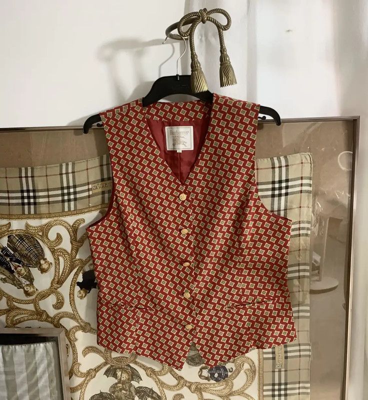 Burberry Burberry Women's Red Vest Cardigan in Polyester Size M / US 6-8 / IT 42-44 - 2 Thumbnail