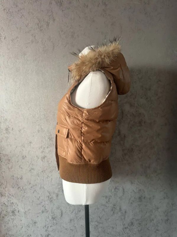 Burberry Burberry Women's Khaki Puffer Vest with Fur Hood Size M / US 6-8 / IT 42-44 - 3 Thumbnail