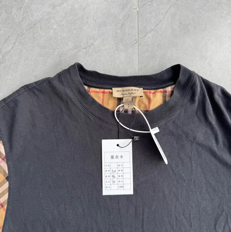 Burberry Burberry Black T-Shirt with Plaid Sleeves Size S / US 4 / IT 40 - 2 Thumbnail