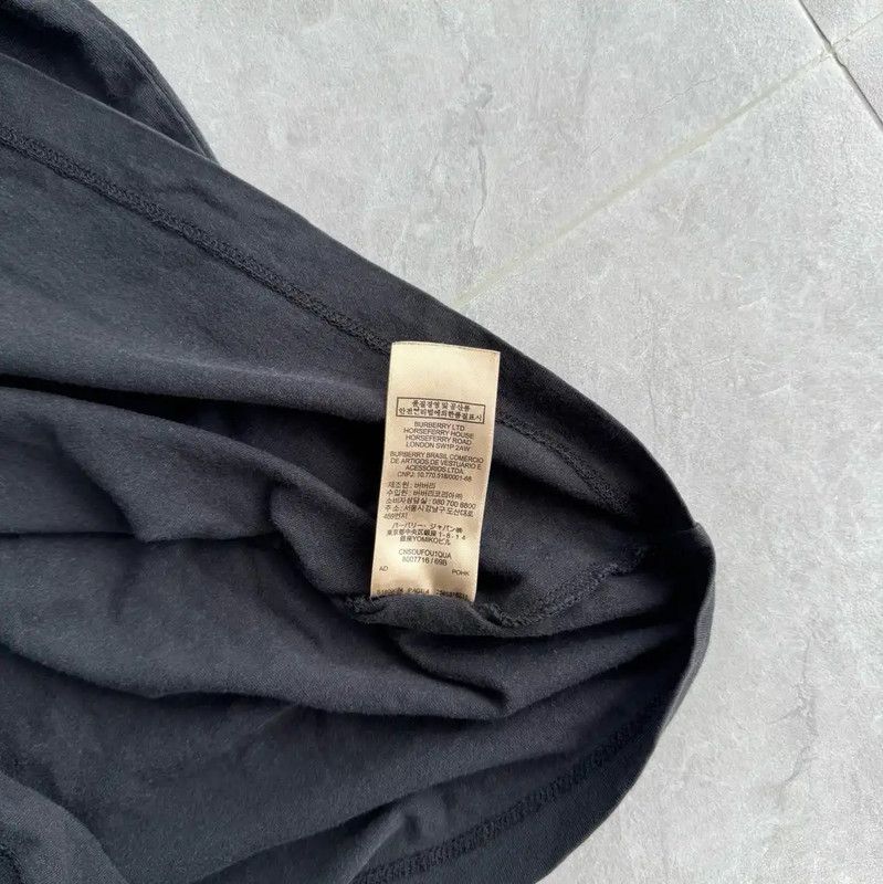 Burberry Burberry Black T-Shirt with Plaid Sleeves Size S / US 4 / IT 40 - 5 Thumbnail
