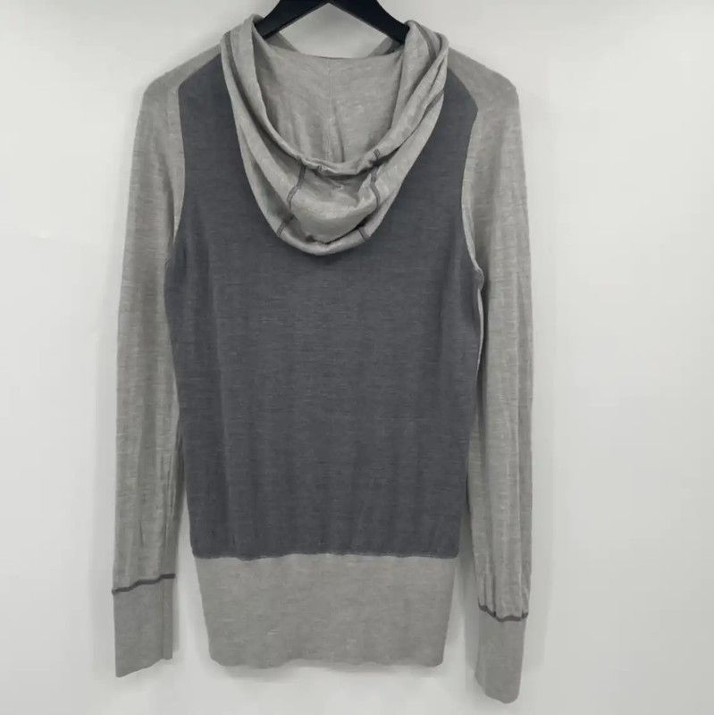 Burberry Burberry Gray Long Sleeve Hooded Knit Top Size M / US 6-8 / IT 42-44 - 2 Thumbnail