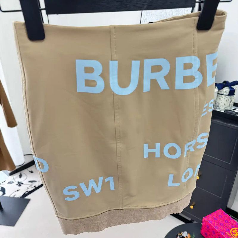 Burberry Burberry Summer Pencil Skirt in Khaki Size 23" - 6 Thumbnail
