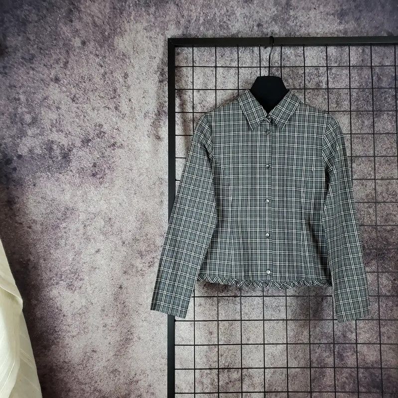 Burberry Burberry Gray Checkered Long Sleeve Top Size M / US 6-8 / IT 42-44 - 3 Thumbnail