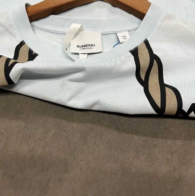 Burberry Burberry Light Blue Cotton T-Shirt with Horse Design Size XS / US 0-2 / IT 36-38 - 3 Thumbnail