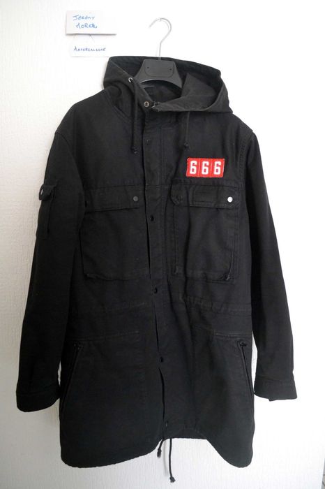 Supreme Supreme SS 17 Field Parka Black 666 - Size S - UNDER