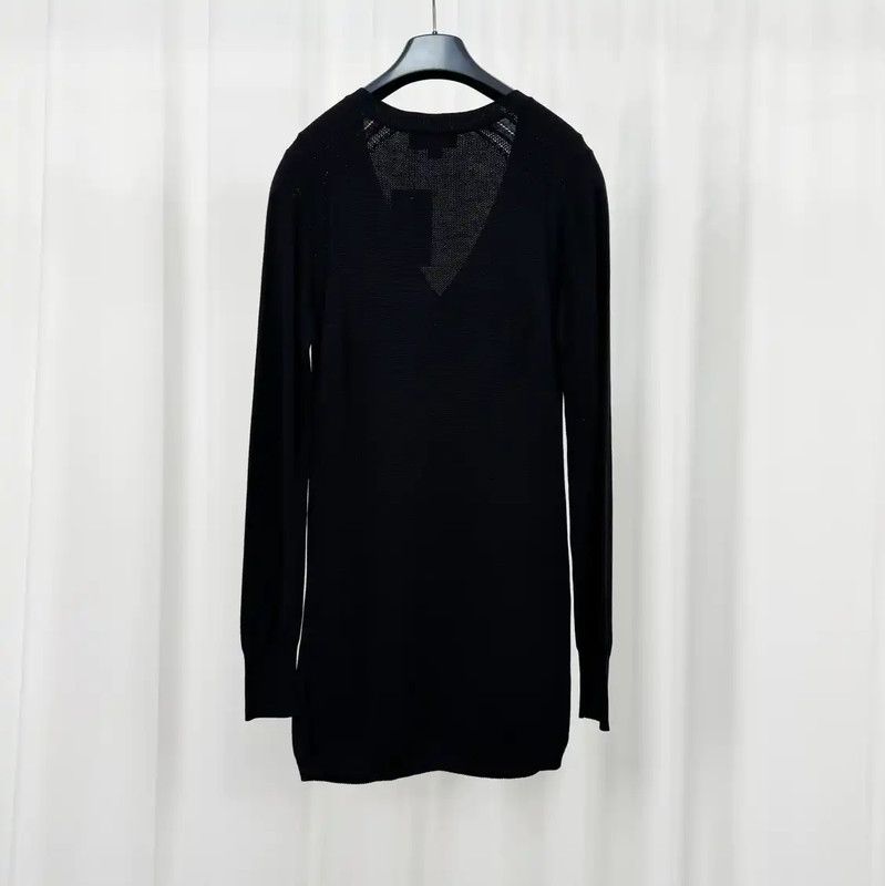 Burberry Burberry Black Wool V-Neck Sweater for Women Size S / US 4 / IT 40 - 2 Thumbnail