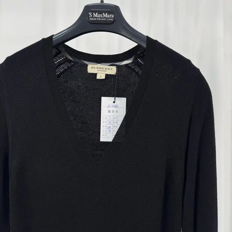 Burberry Burberry Black Wool V-Neck Sweater for Women Size S / US 4 / IT 40 - 3 Thumbnail