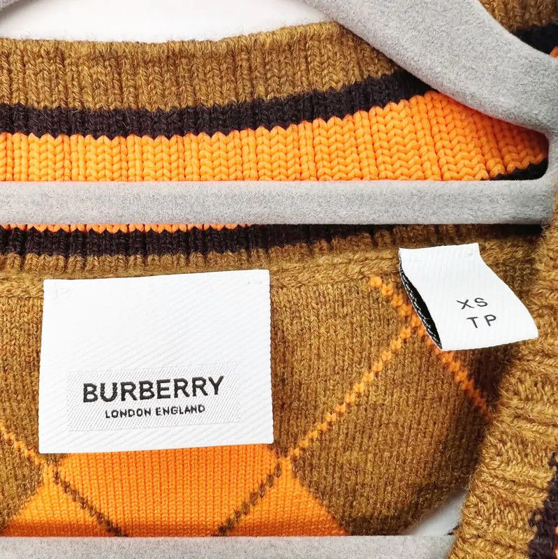 Burberry Burberry Stylish Yellow Knitted Vest for Women Size XS / US 0-2 / IT 36-38 - 2 Thumbnail