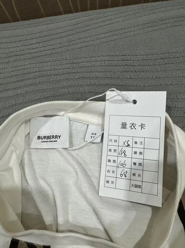 Burberry Burberry White Cotton T-Shirt with Horse Print Size XS / US 0-2 / IT 36-38 - 4 Thumbnail