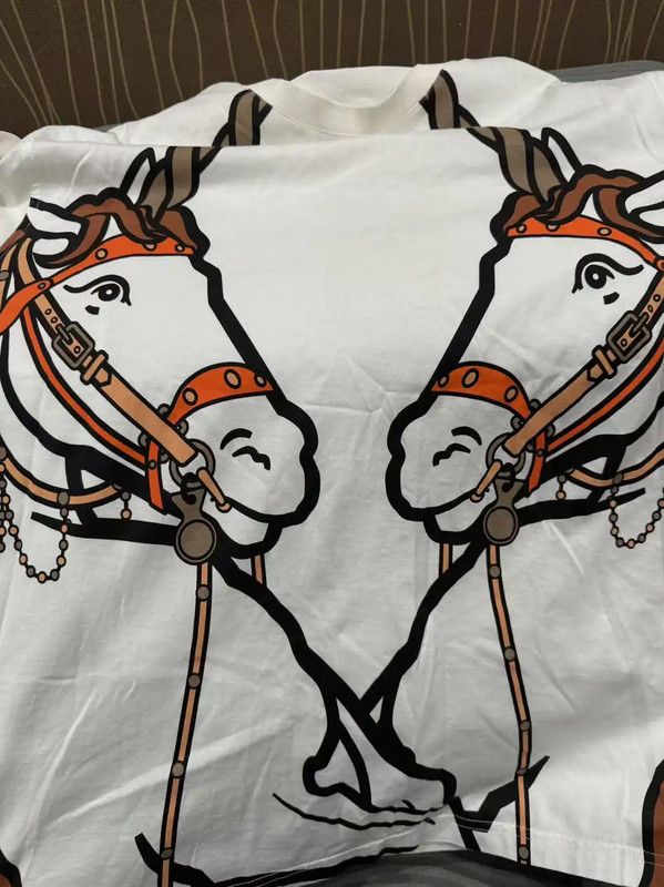 Burberry Burberry White Cotton T-Shirt with Horse Print Size XS / US 0-2 / IT 36-38 - 3 Thumbnail