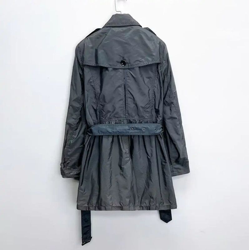 Burberry Burberry Grey Mid-Length Nylon Trench Coat Size M / US 6-8 / IT 42-44 - 2 Thumbnail