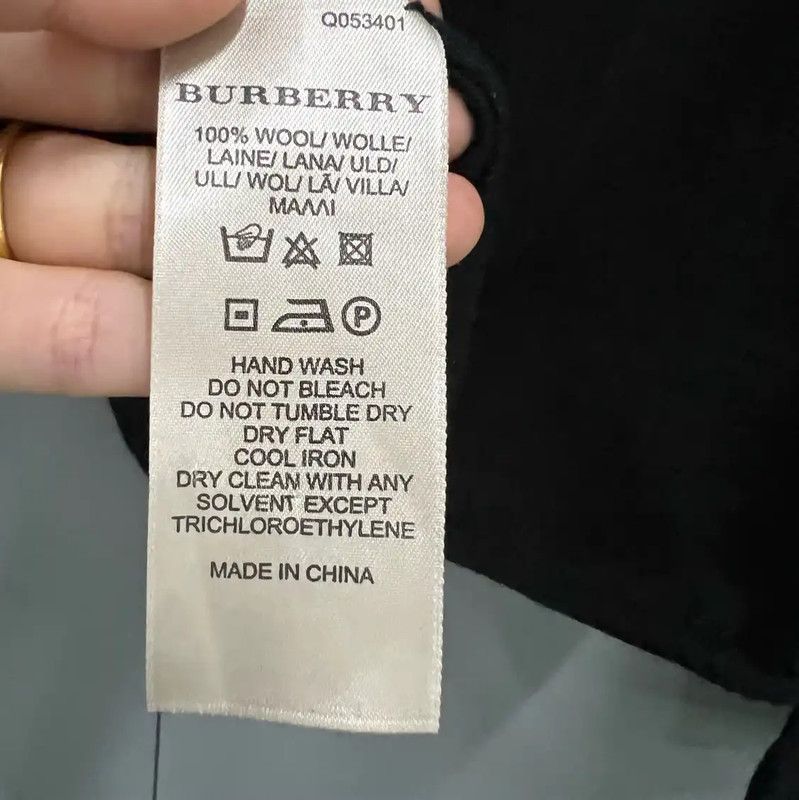 Burberry Burberry Black Wool Long Sleeve Sweater for Women Size M / US 6-8 / IT 42-44 - 5 Thumbnail