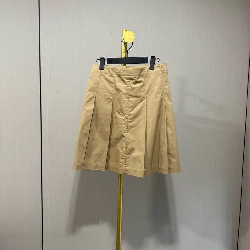 Burberry Burberry Khaki Cotton Women's Shorts Size 28" / US 6 / IT 42 - 2 Thumbnail