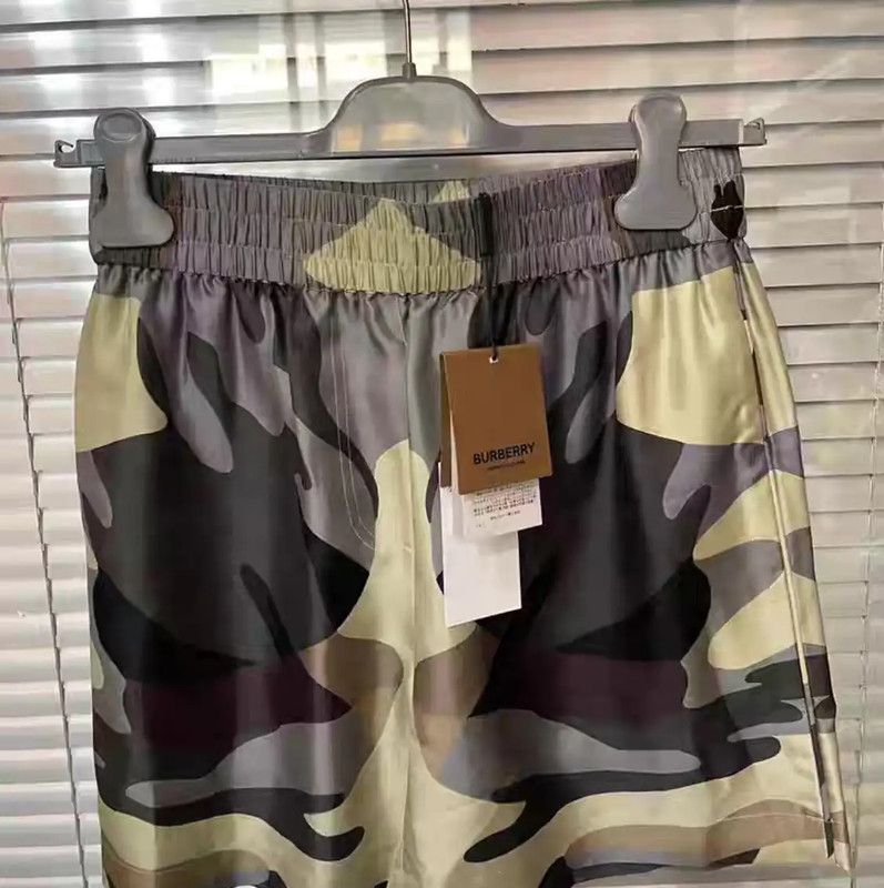 Burberry Burberry Summer Multicolor Silk Shorts Size 26" / US 2 / IT 38 - 2 Thumbnail