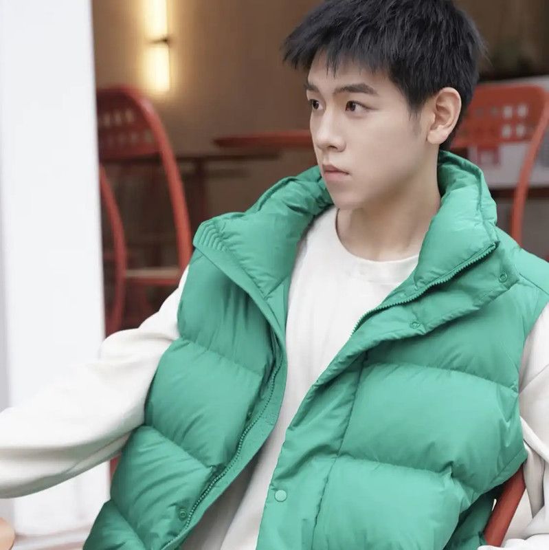 Burberry Burberry Green Short Puffer Vest for Women Size M / US 6-8 / IT 42-44 - 8 Thumbnail