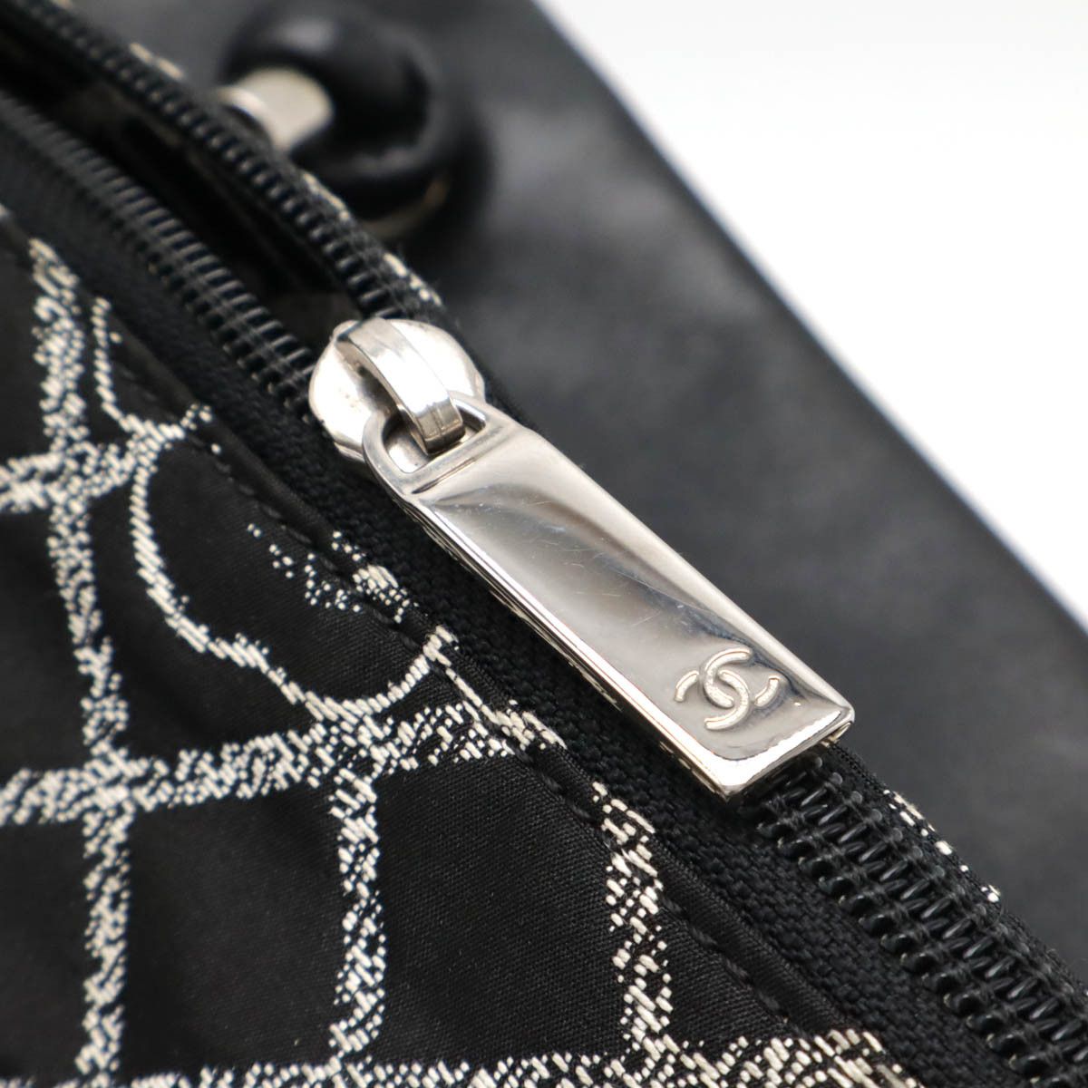Chanel Chanel Chanel Essential Logo Leather Tote Bag Leather Shoulder Bag A46882 DUTY FREE for USA Size ONE SIZE - 6 Thumbnail