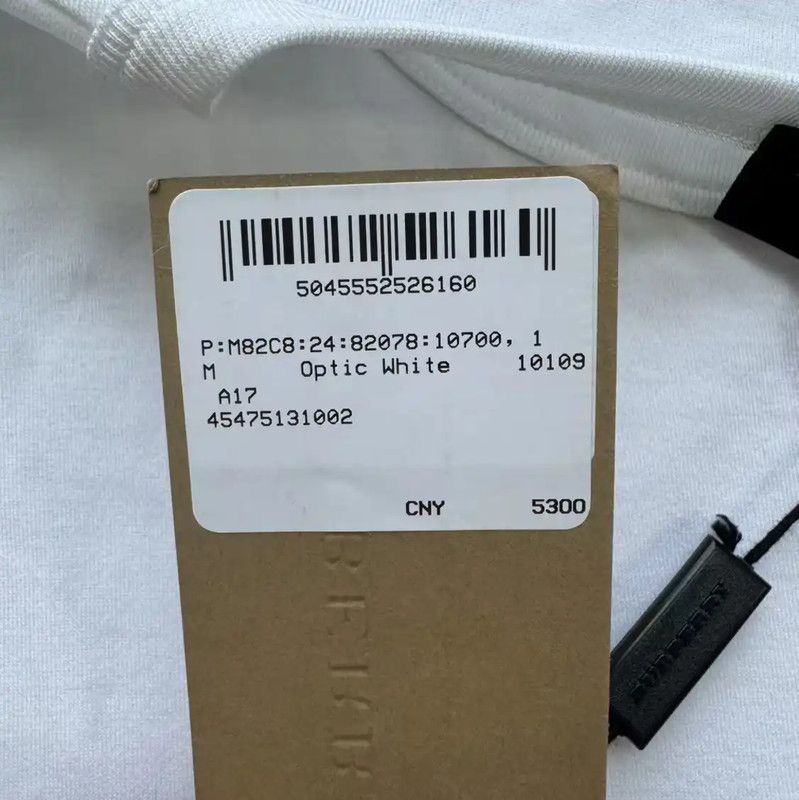 Burberry Burberry White Cotton T-Shirt with Brooch Detail Size M / US 6-8 / IT 42-44 - 5 Thumbnail