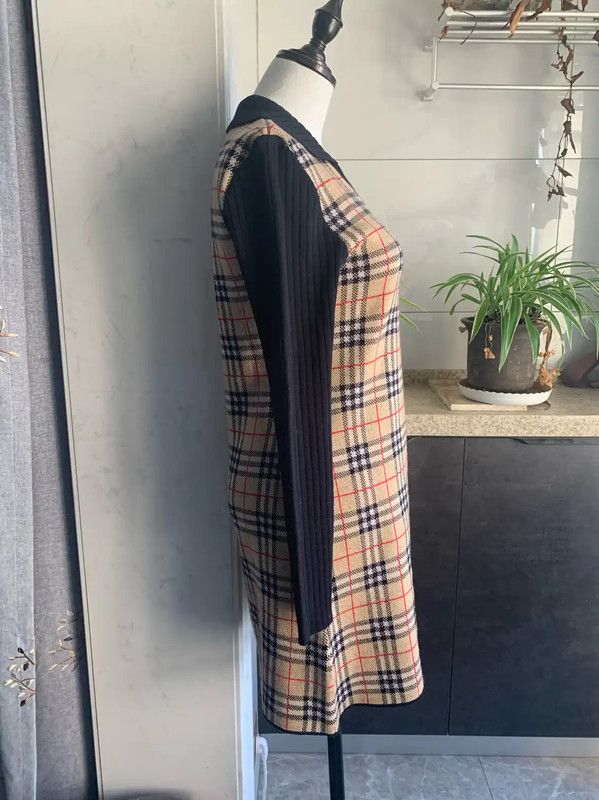 Burberry Burberry Colorblock Wool Knit Long Sleeve Dress Size M / US 6-8 / IT 42-44 - 3 Thumbnail