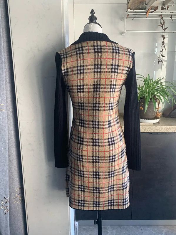 Burberry Burberry Colorblock Wool Knit Long Sleeve Dress Size M / US 6-8 / IT 42-44 - 2 Thumbnail