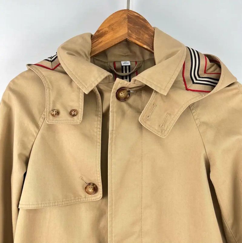 Burberry Women’s Khaki Spring Autumn Trench Coat
