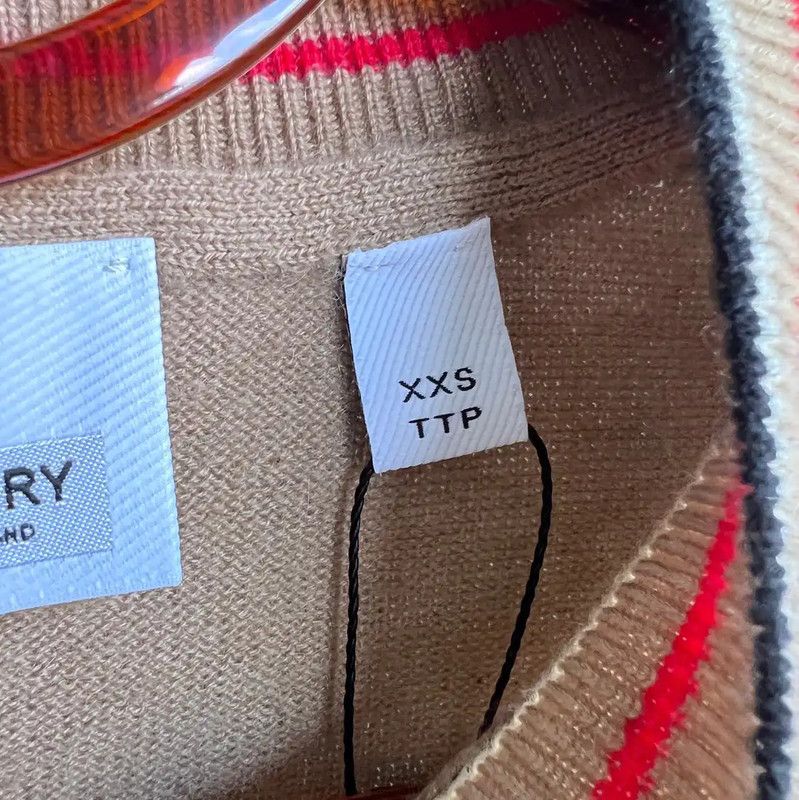 Burberry Burberry Women's Wool Knit Sweater in Khaki Size XXS / US 00 / IT 34 - 4 Thumbnail